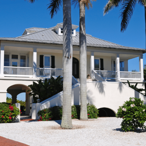 10 Dreamy Coastal Fall Front Porch Decor Ideas For Beach Homes